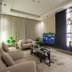 شقة فاخرة بكمباوند بحي الملقا Luxurious Two-Bedroom Apartment Compound Al Malqa District